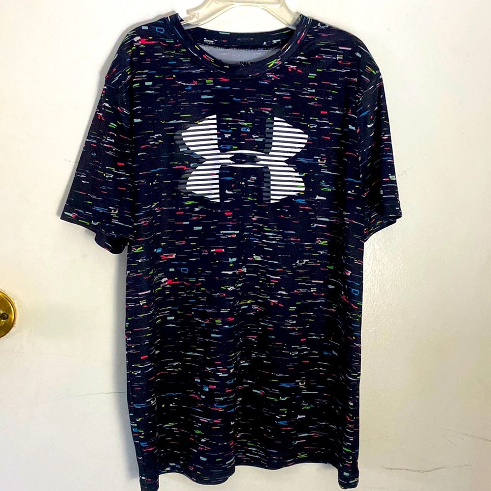 Under Armour boys lg tee like new condition matches almost anything